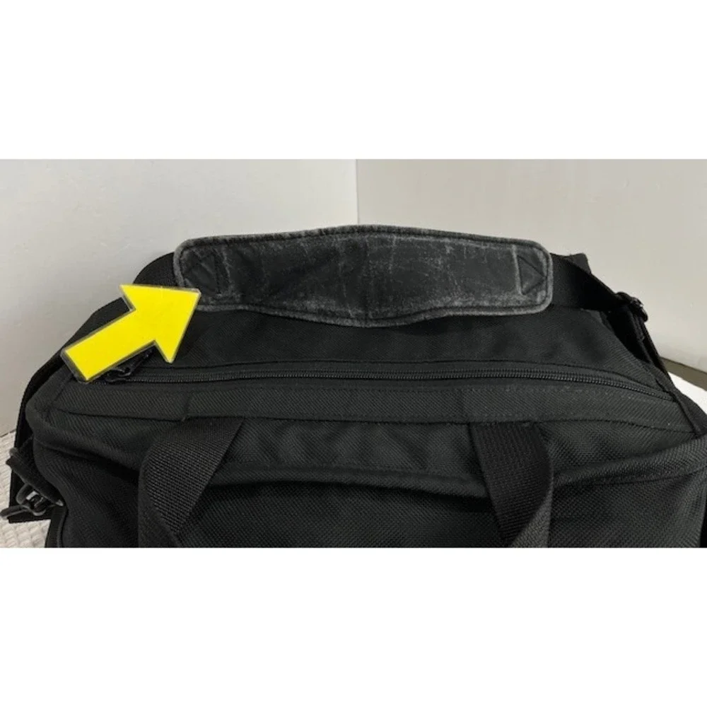 TUMI laptop Briefcase Style 223D3 Nylon Black Travel Career Business‎
